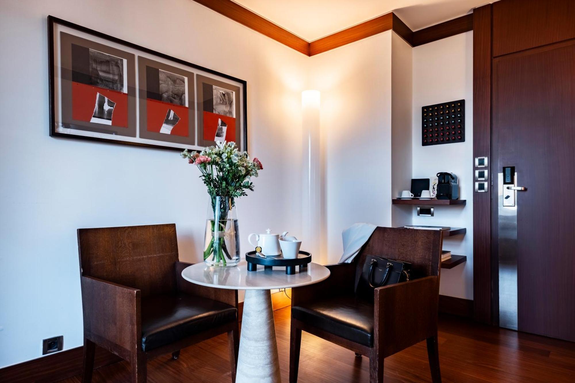Hotel Grand Champs-elysees Parijs