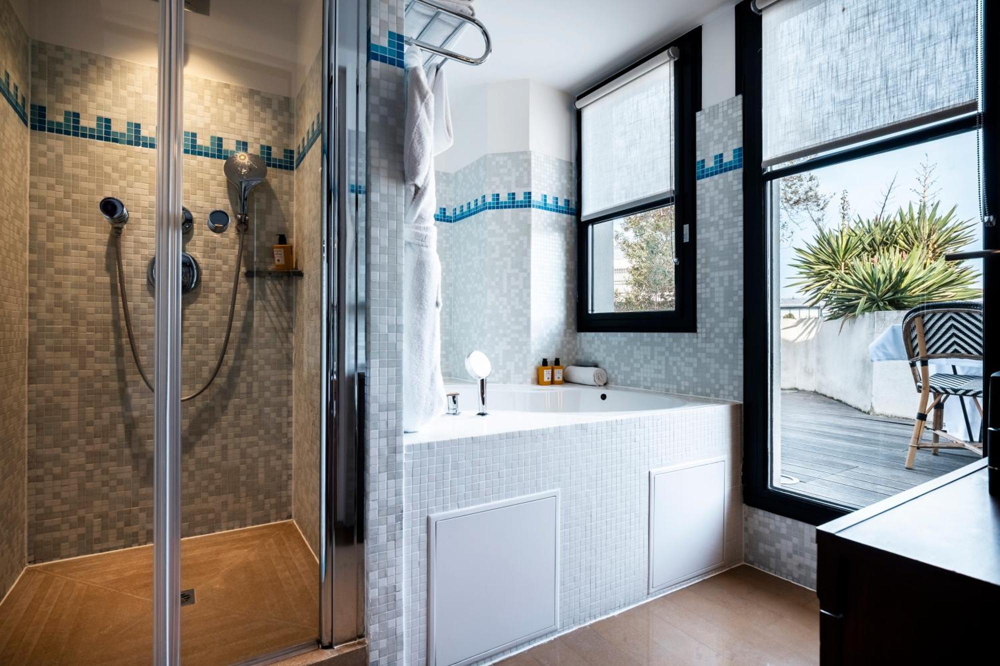 Grand Champs-elysees Hotel Parijs